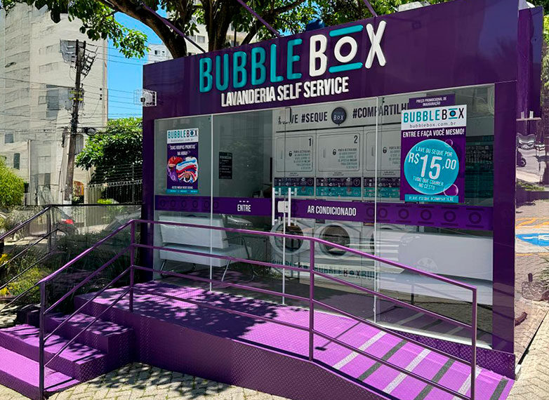 Unidade da Bubble Box, franquia de lavanderia self-service com máquinas próprias.